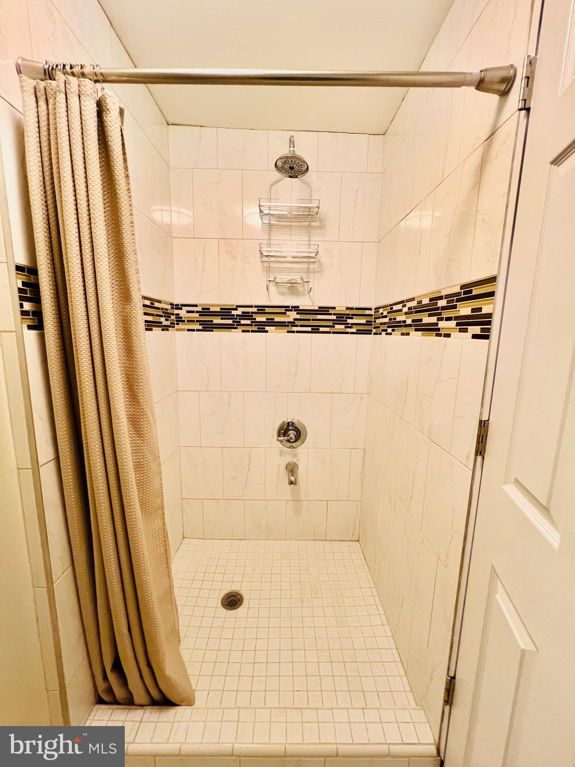 8174 Dark den Cir