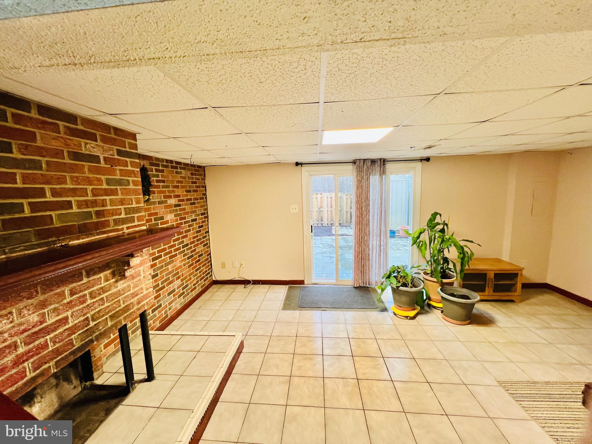 8174 Dark den Cir