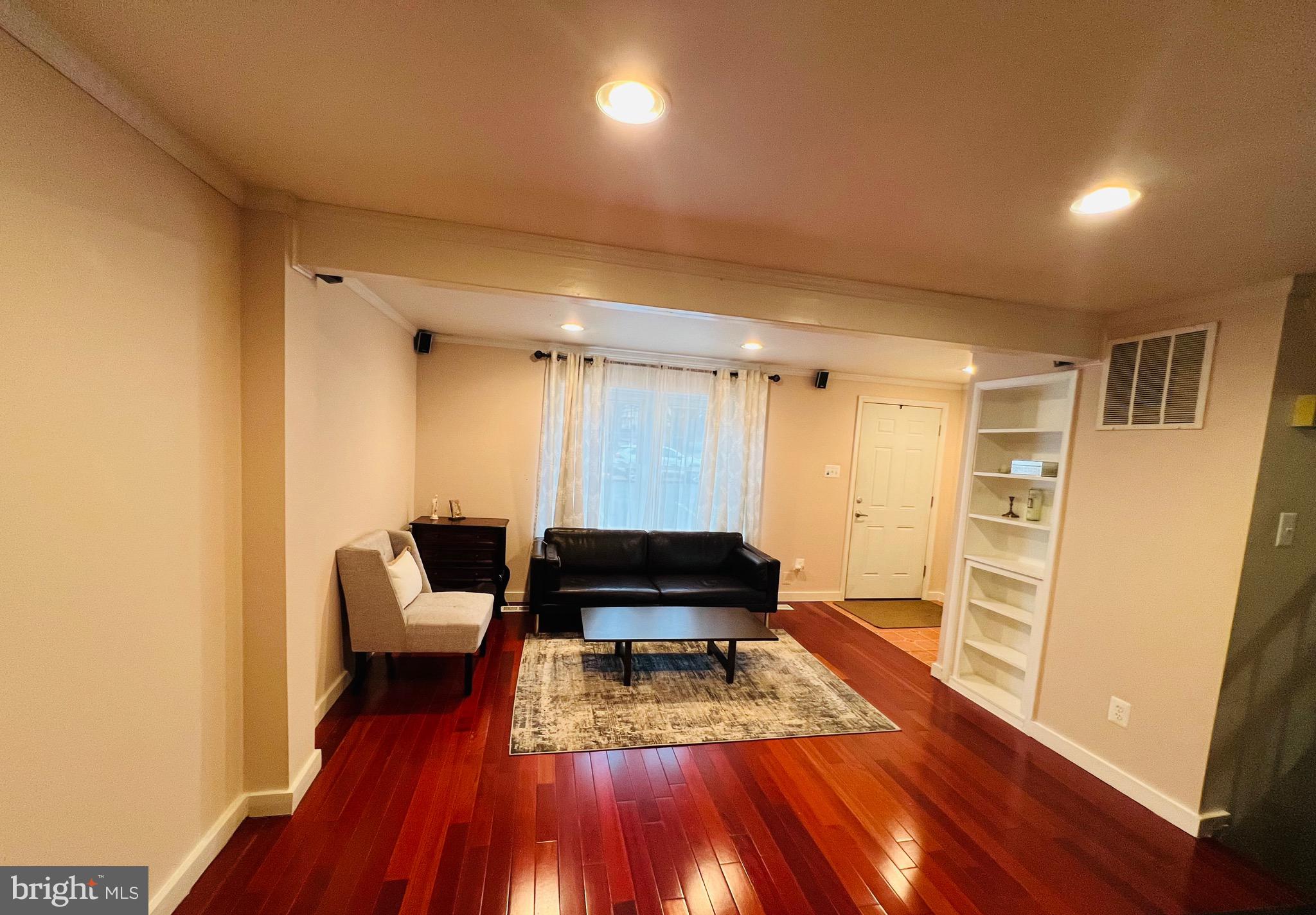 8174 Dark den Cir
