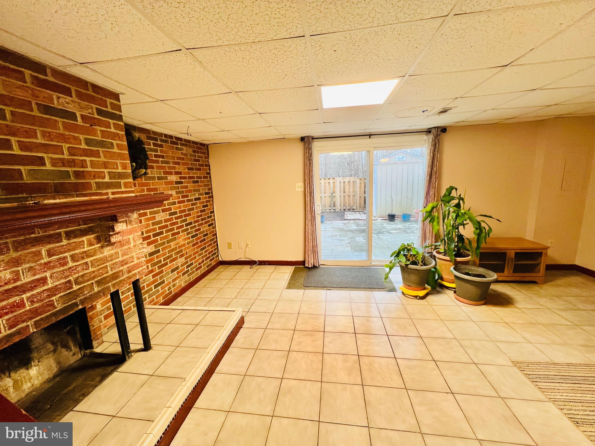 8174 Dark den Cir
