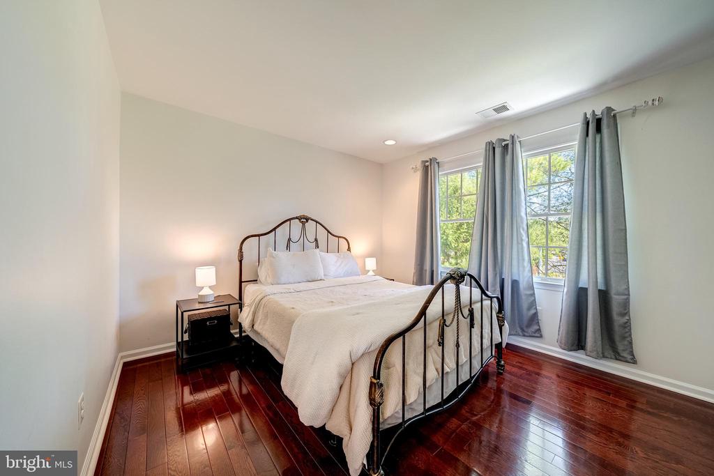 1309 STABLE FARM COURT