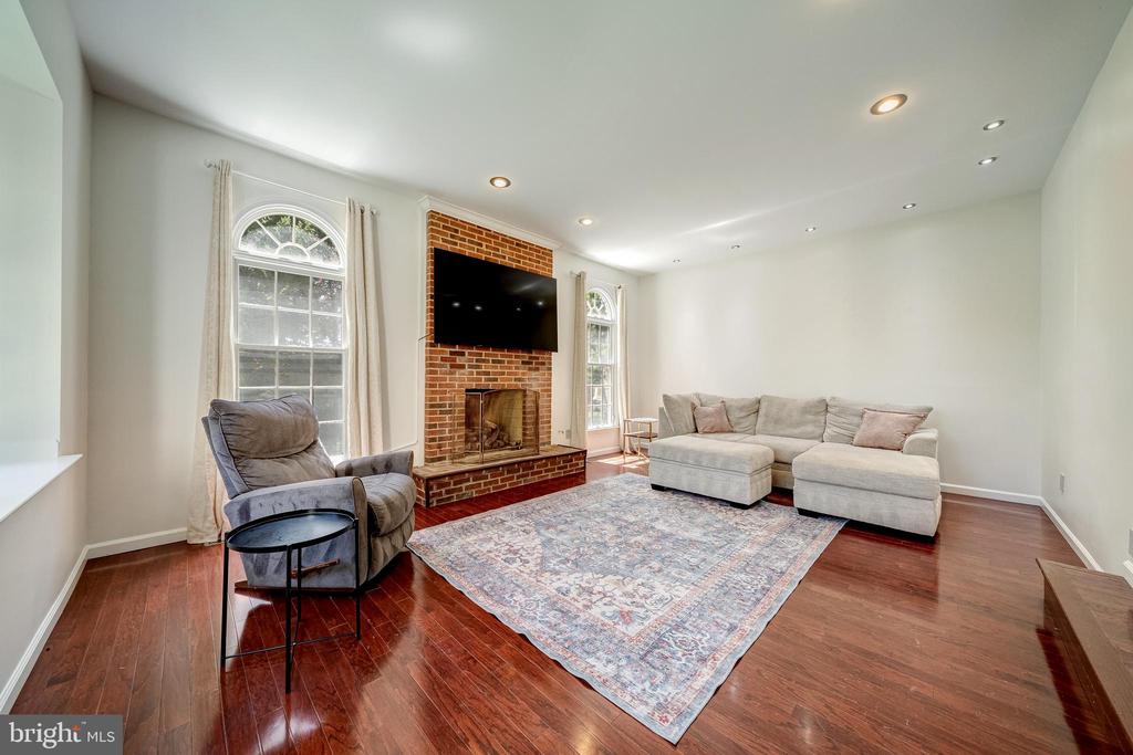 1309 STABLE FARM COURT