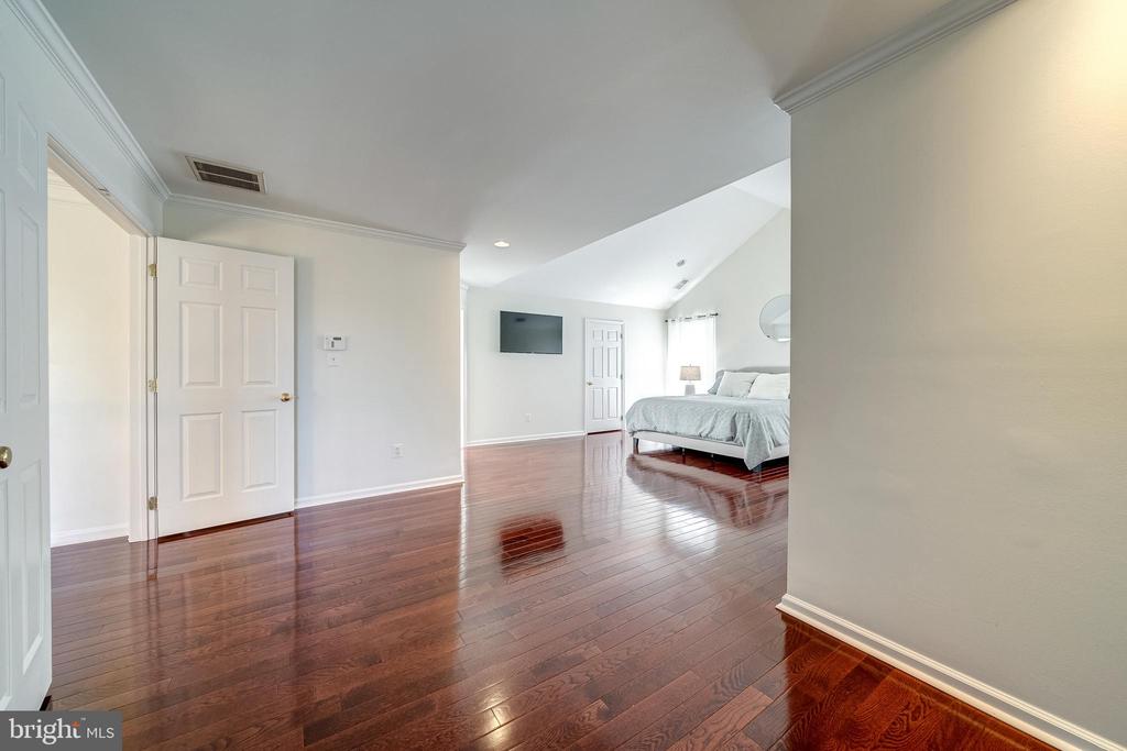 1309 STABLE FARM COURT
