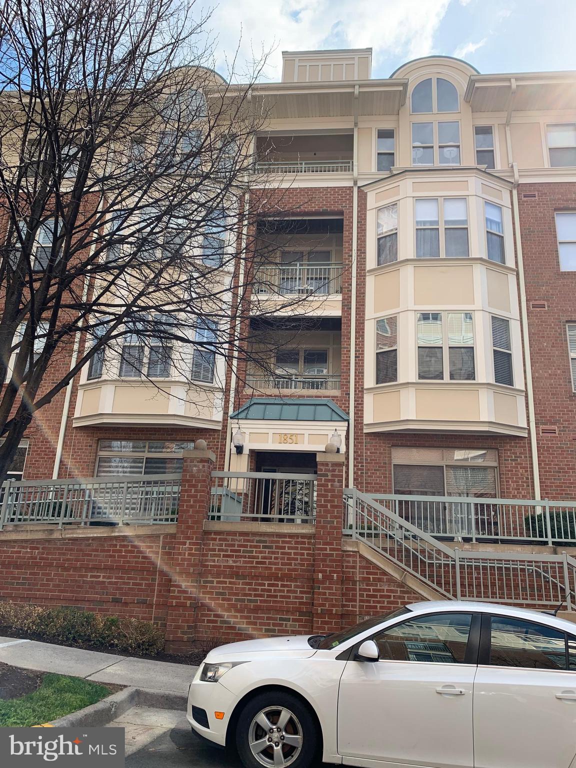 1851 Stratford Park Pl #407