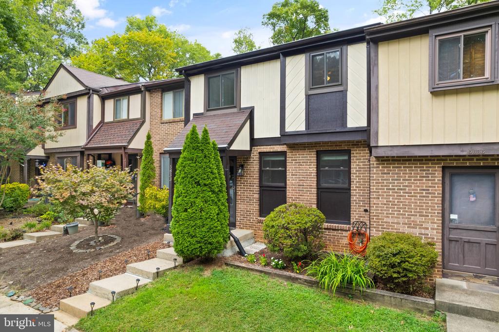 5833 Oak Ladder Ct
