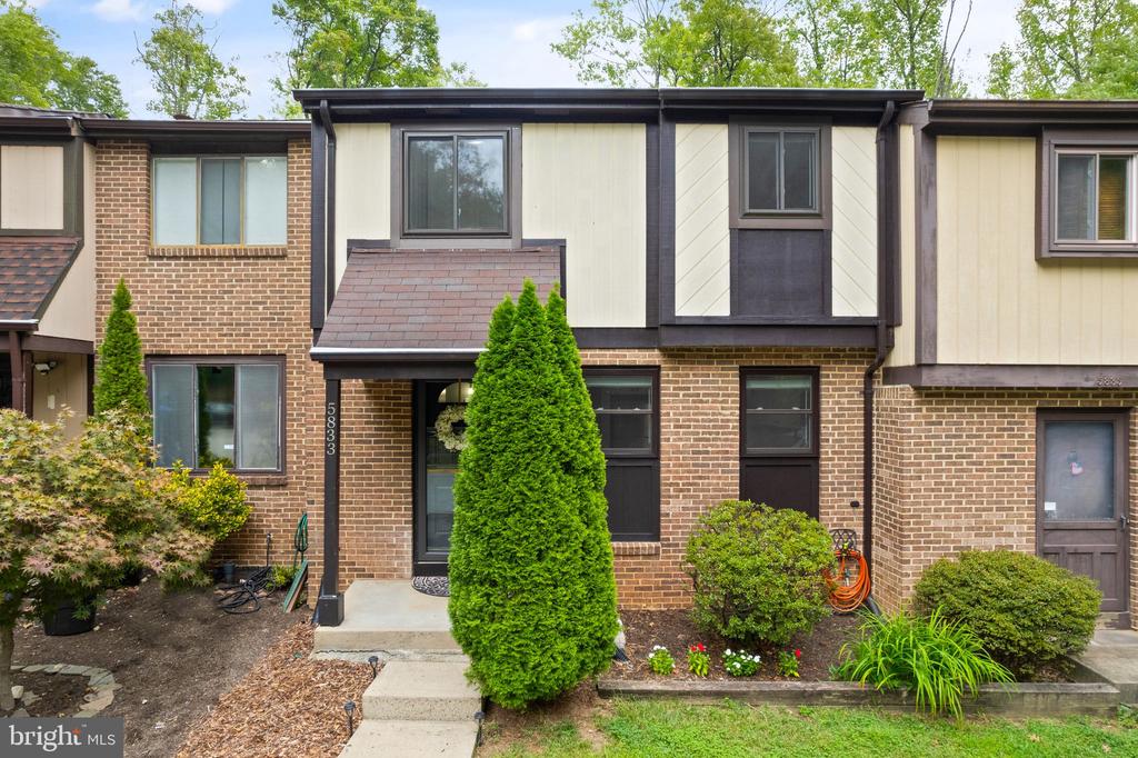 5833 Oak Ladder Ct