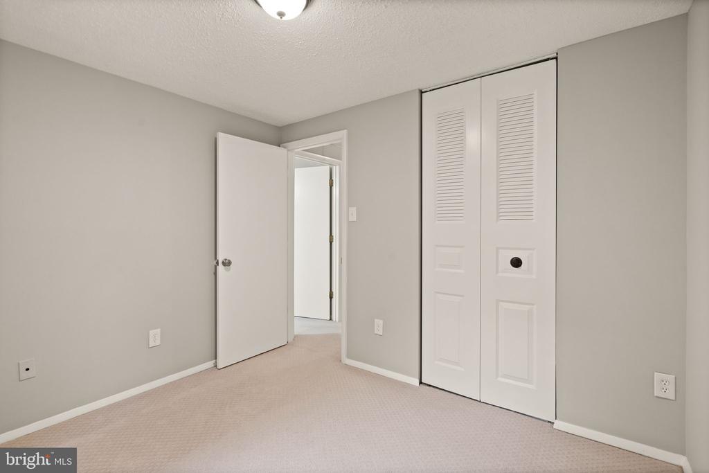 5833 Oak Ladder Ct