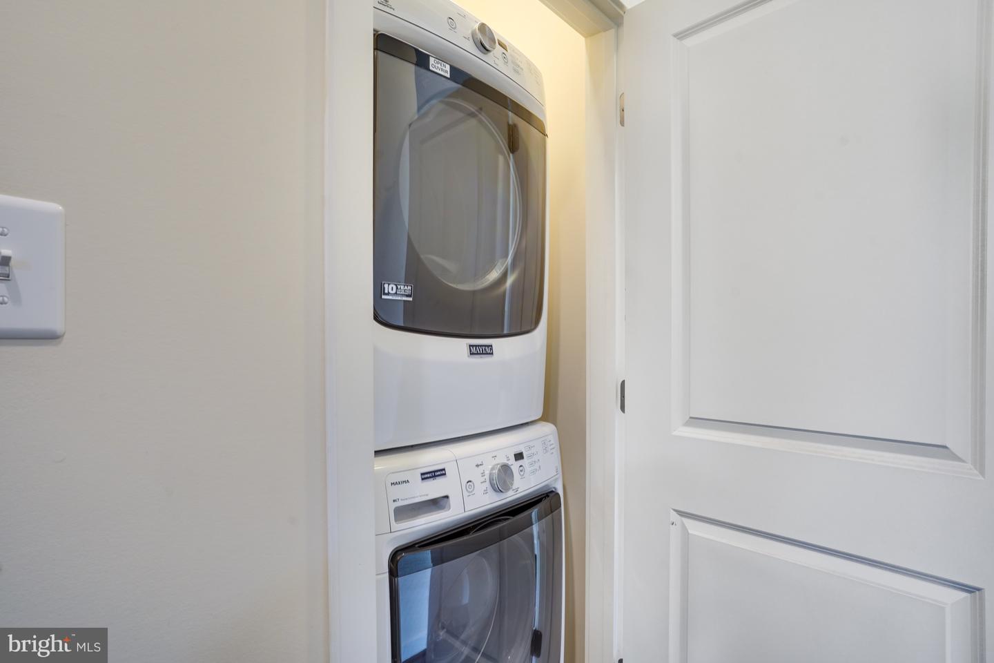 8311 Looking Glass Way