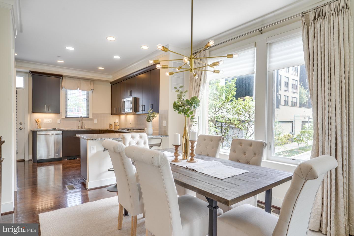 8311 Looking Glass Way