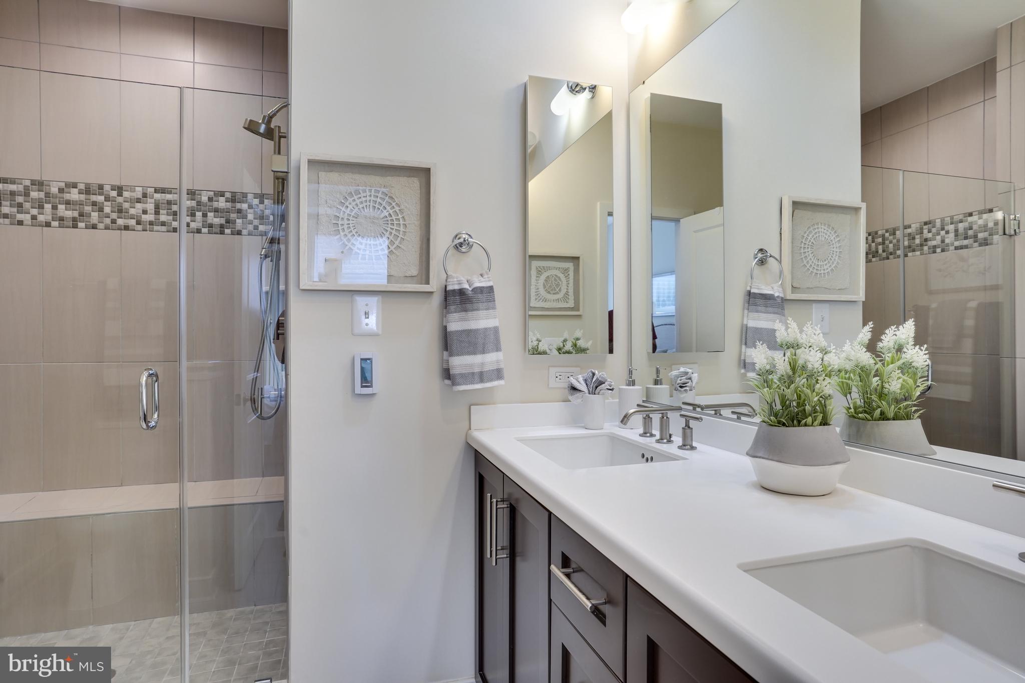 8311 Looking Glass Way
