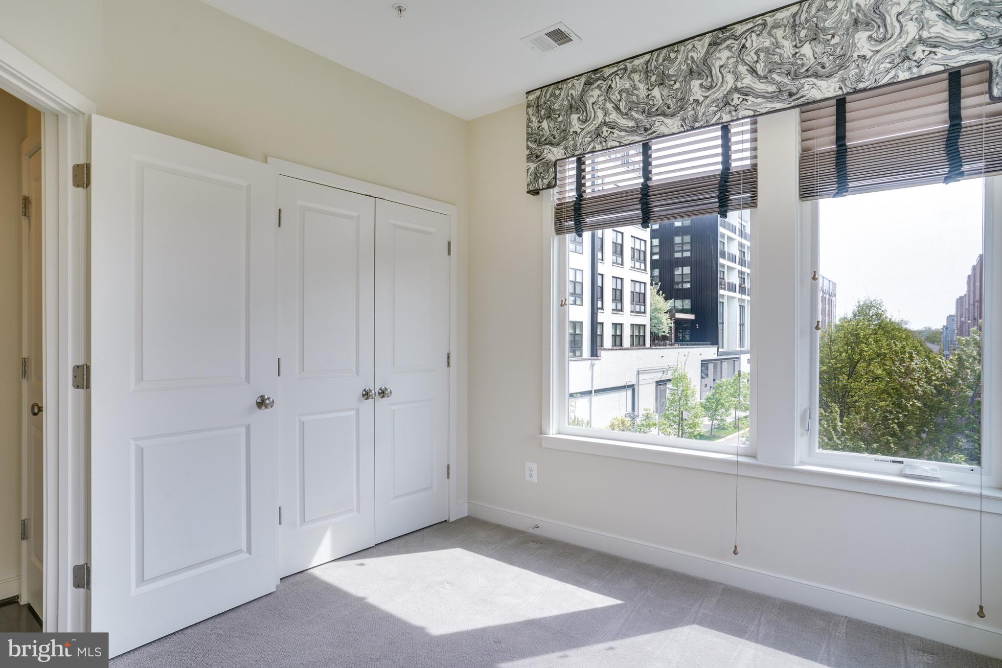 8311 Looking Glass Way