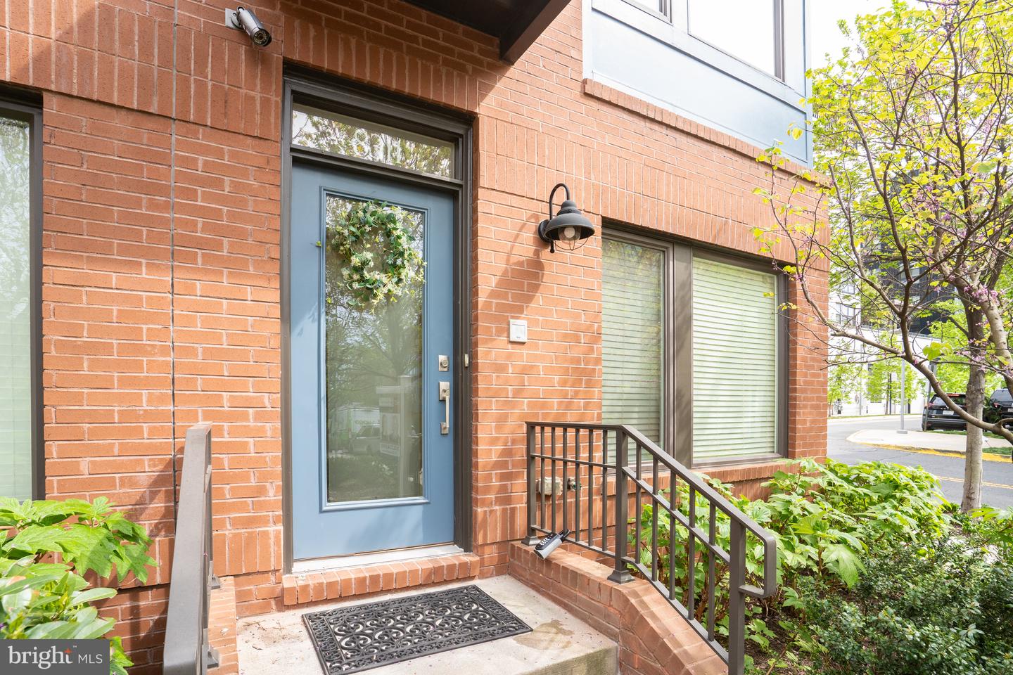 8311 Looking Glass Way