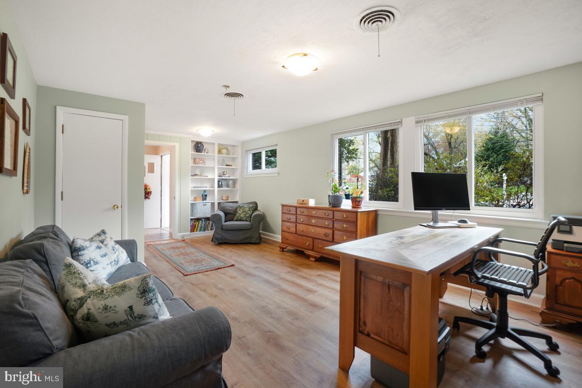 3155 Siron St