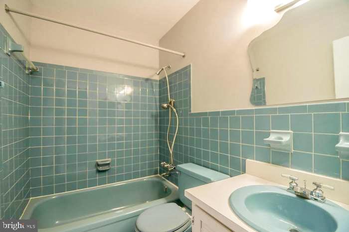 4928 SAUQUOIT LN
