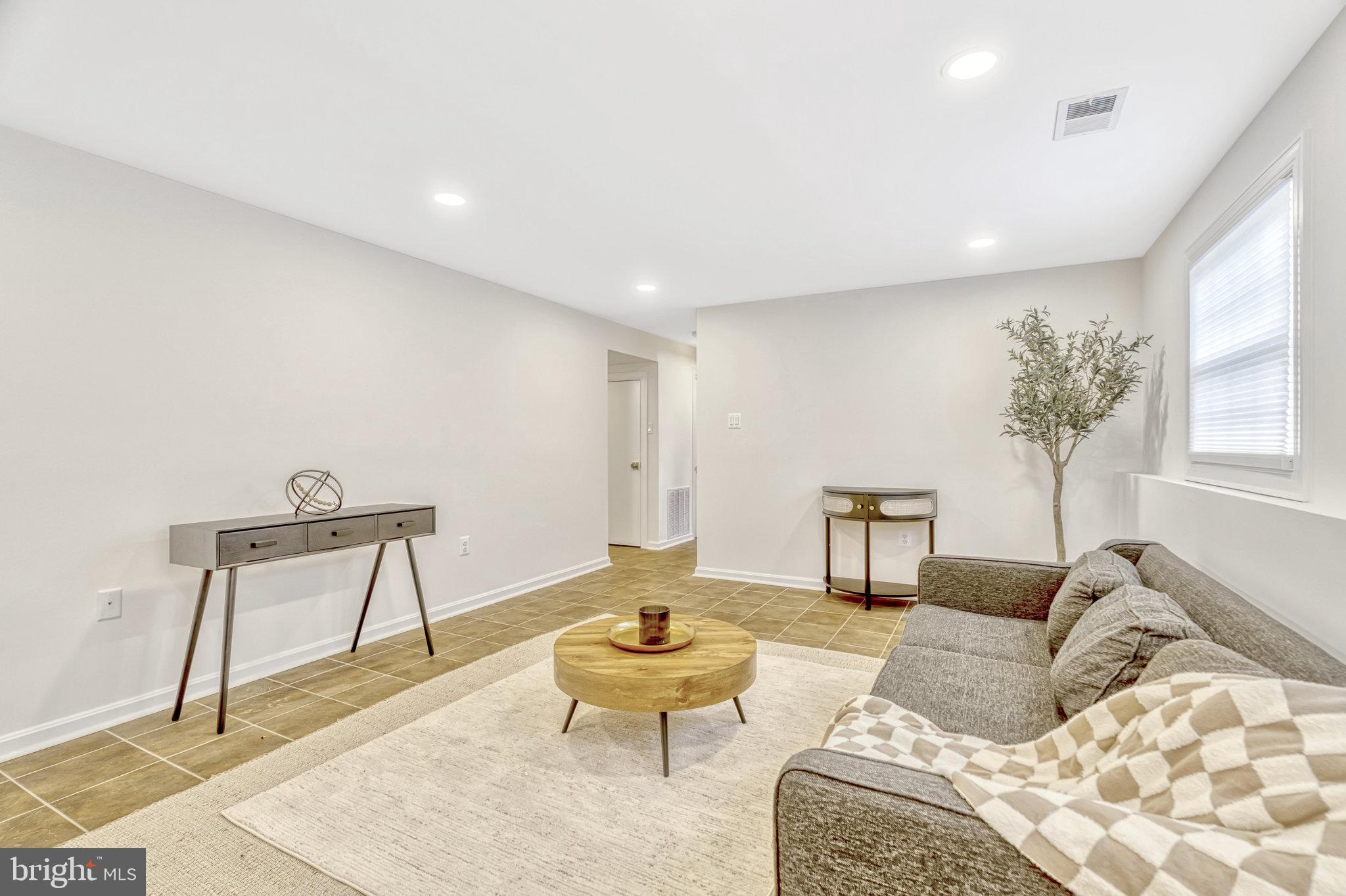 9100 Rural Plains Pl