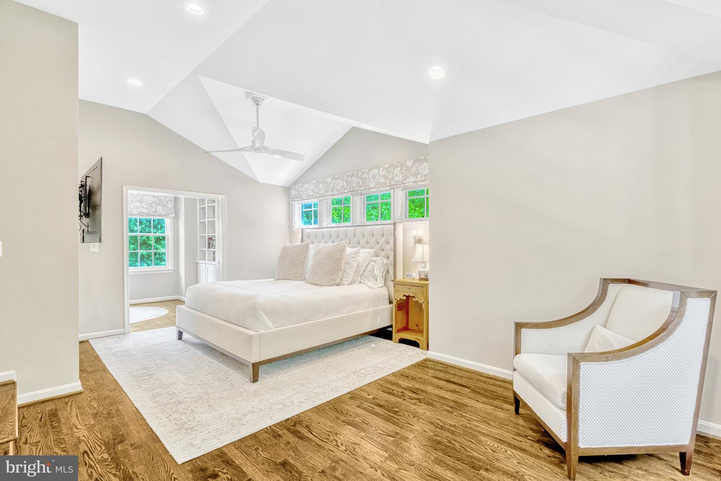 1575 Forest Villa Ln