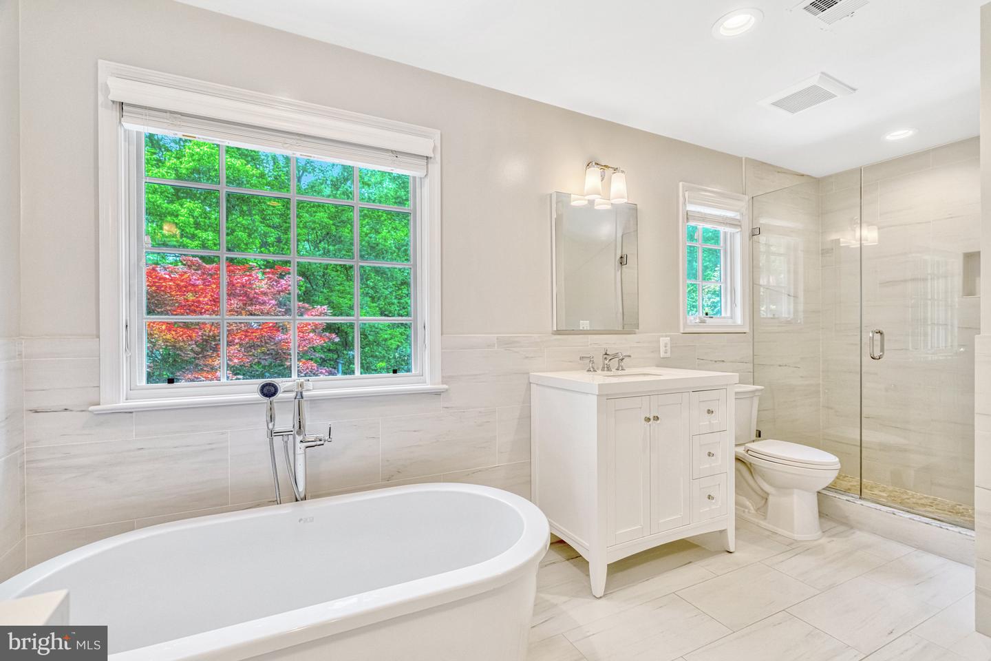 1575 Forest Villa Ln