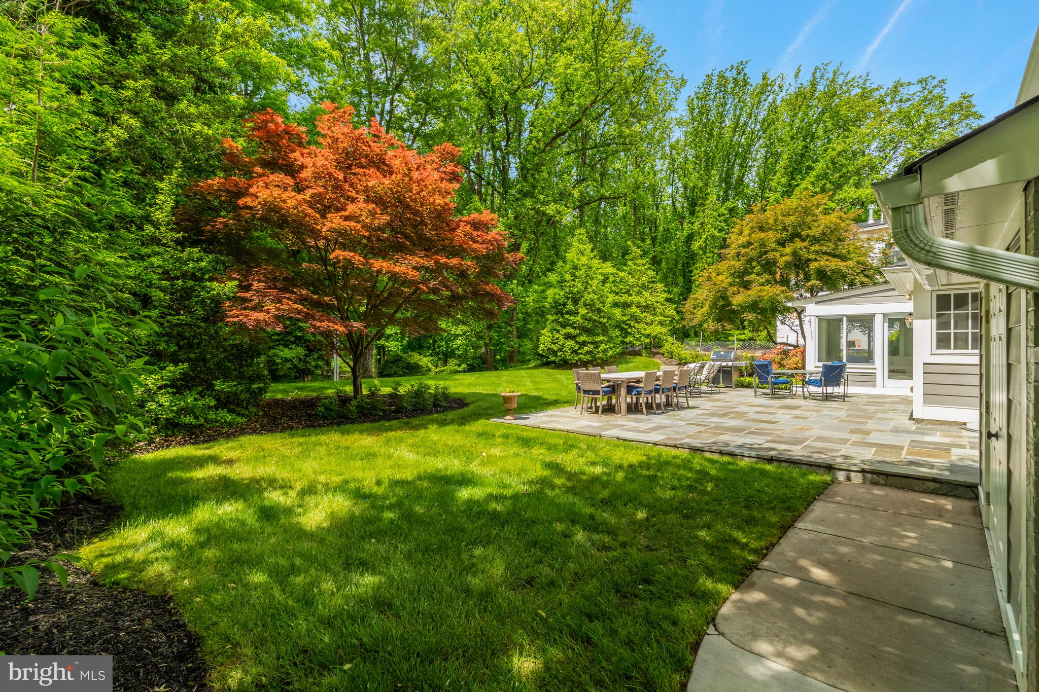 1575 Forest Villa Ln