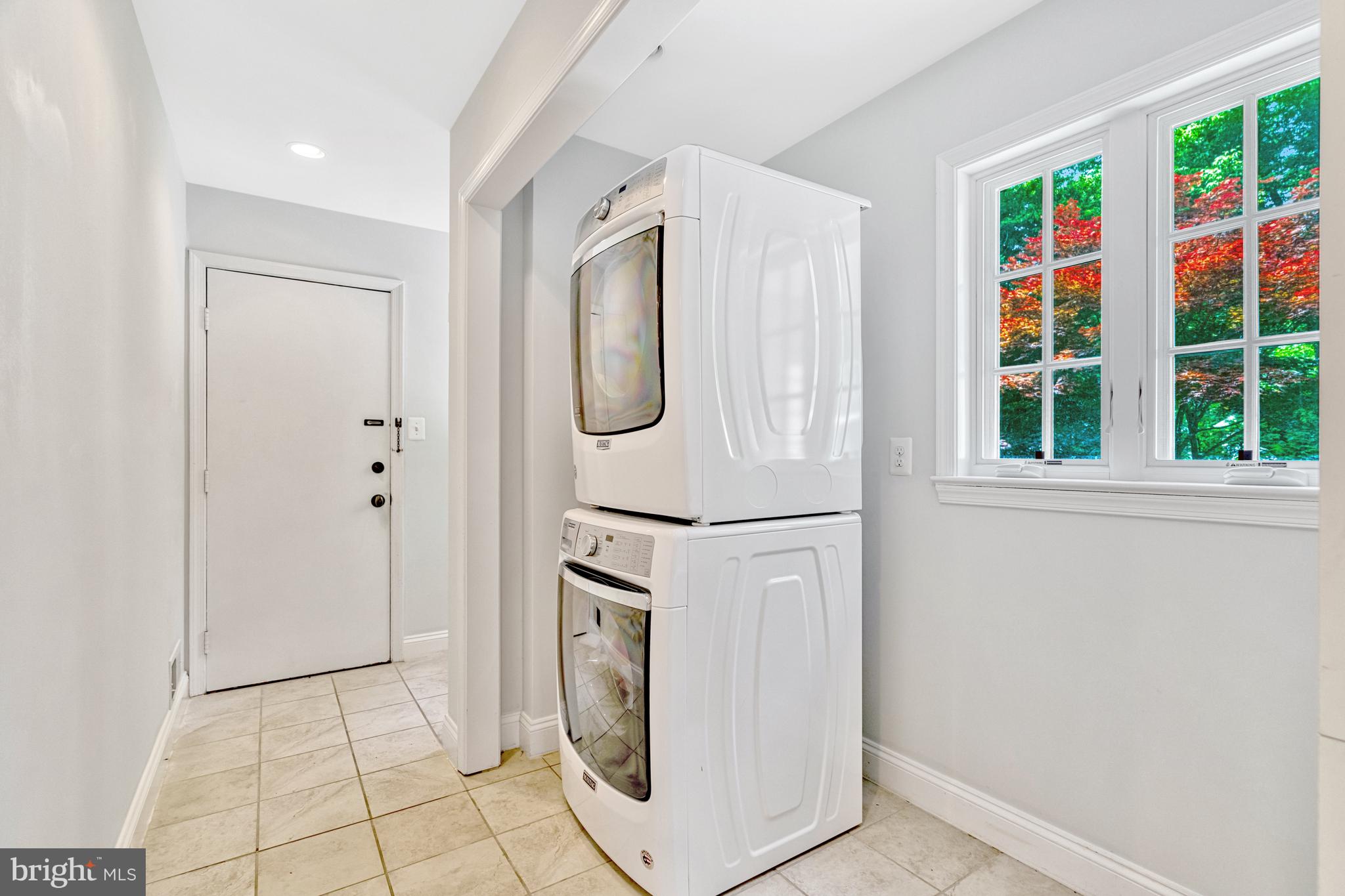 1575 Forest Villa Ln