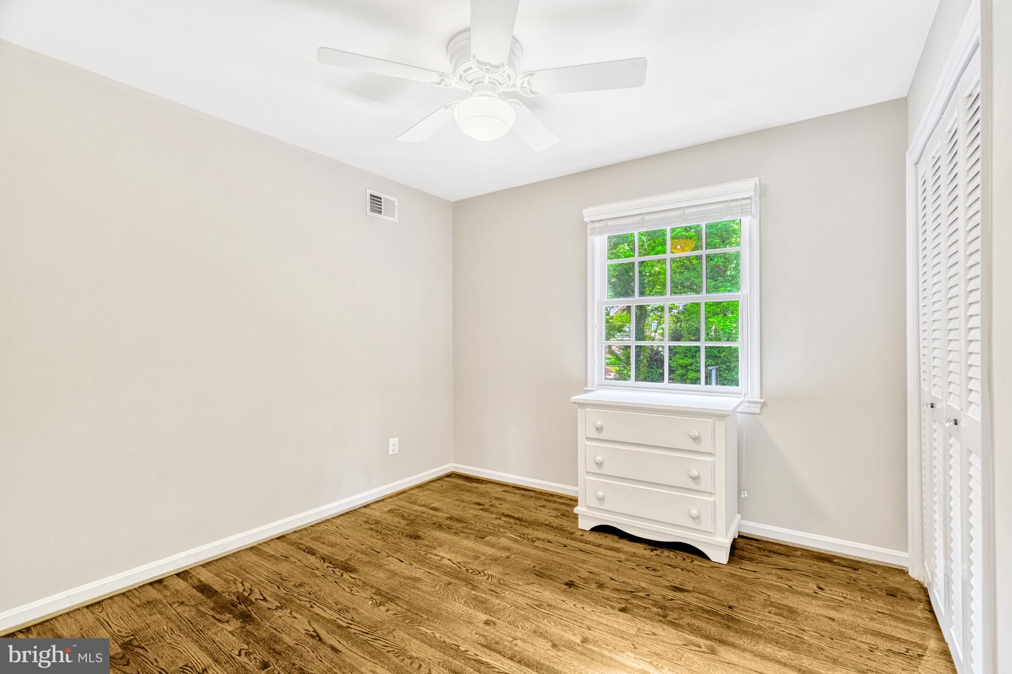 1575 Forest Villa Ln