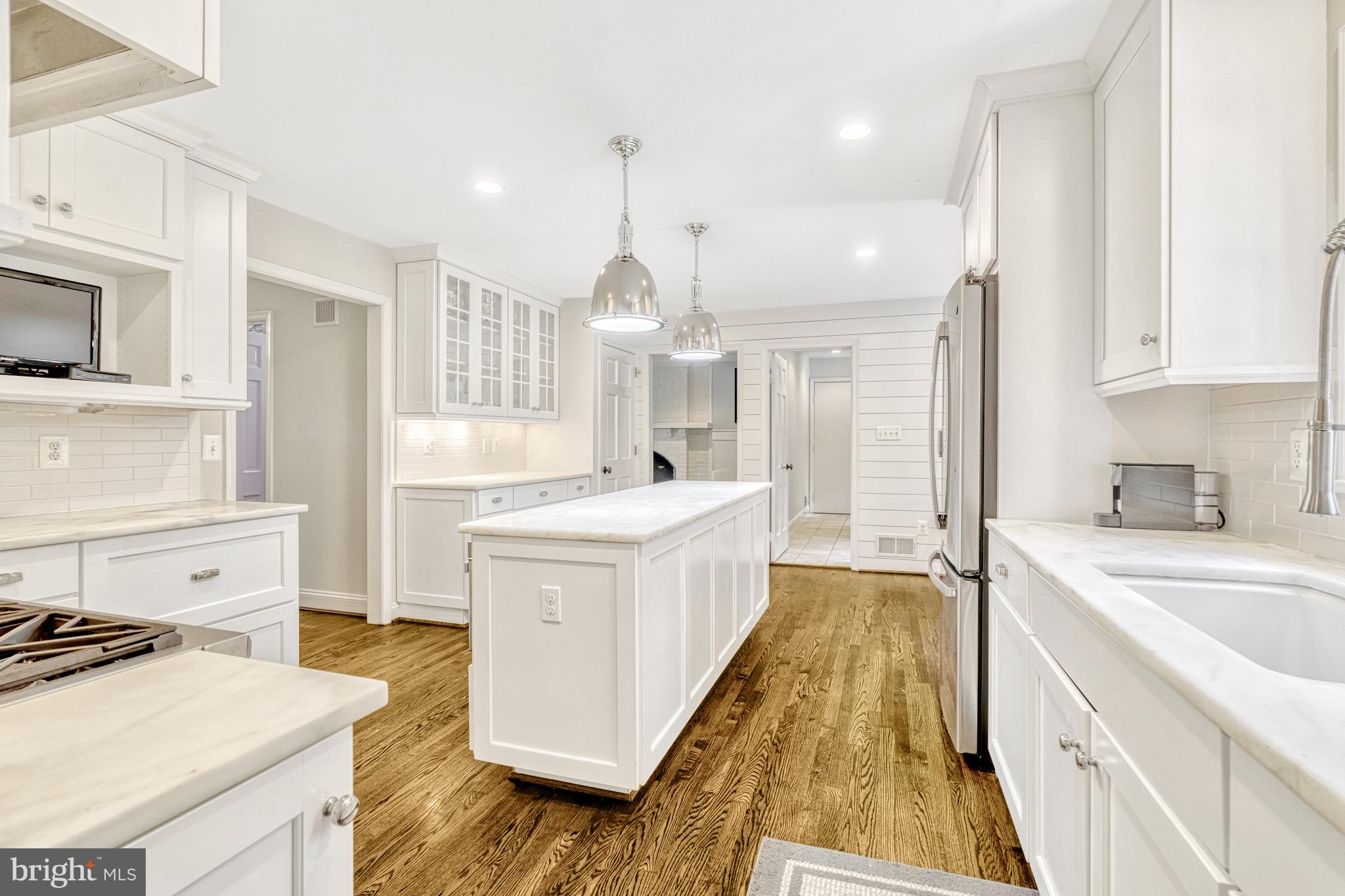 1575 Forest Villa Ln