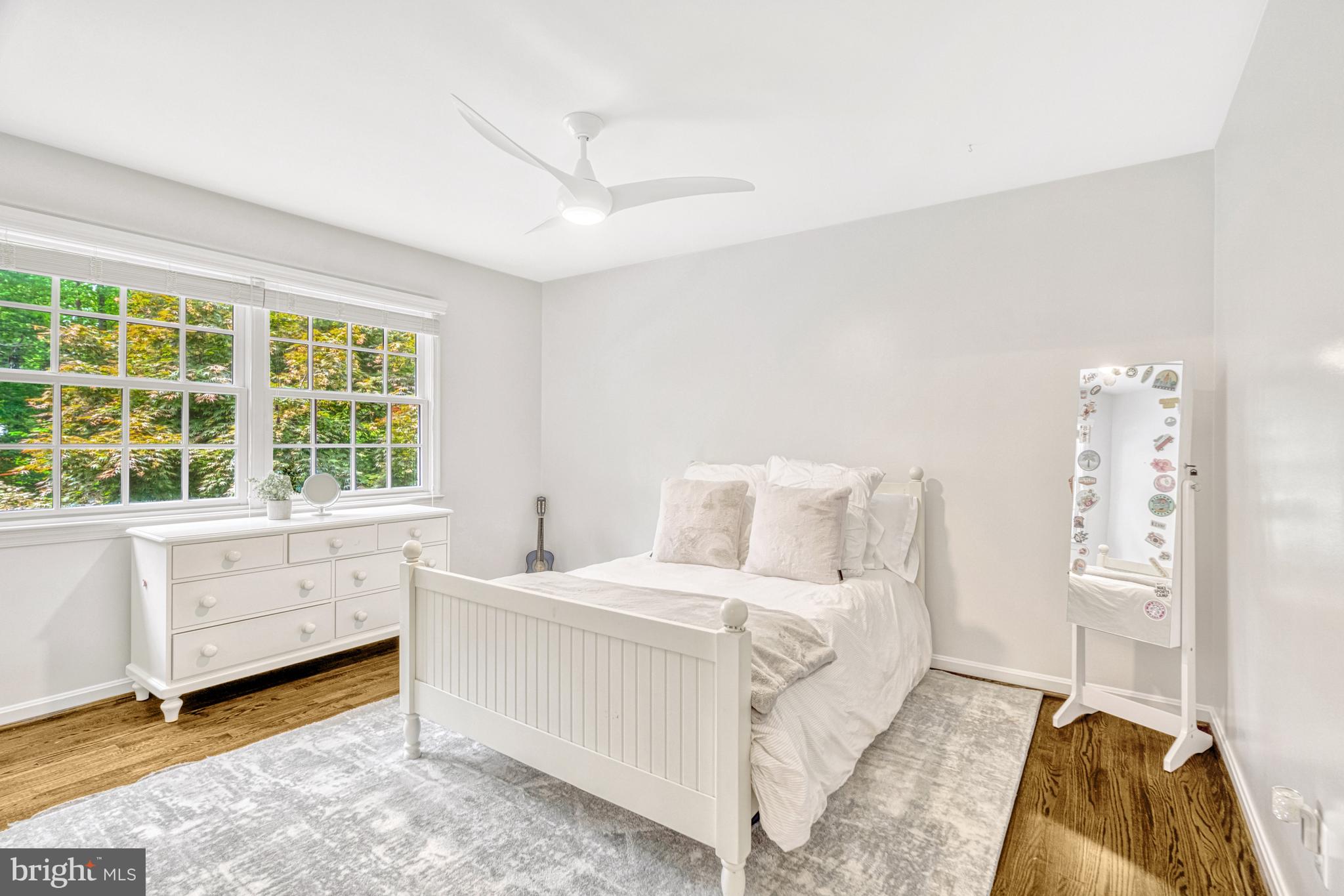 1575 Forest Villa Ln