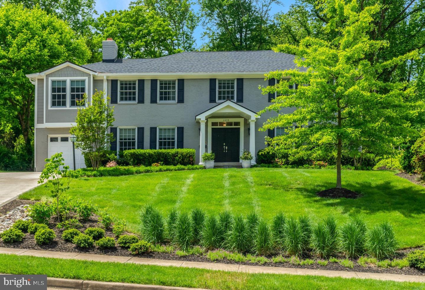 1575 Forest Villa Ln