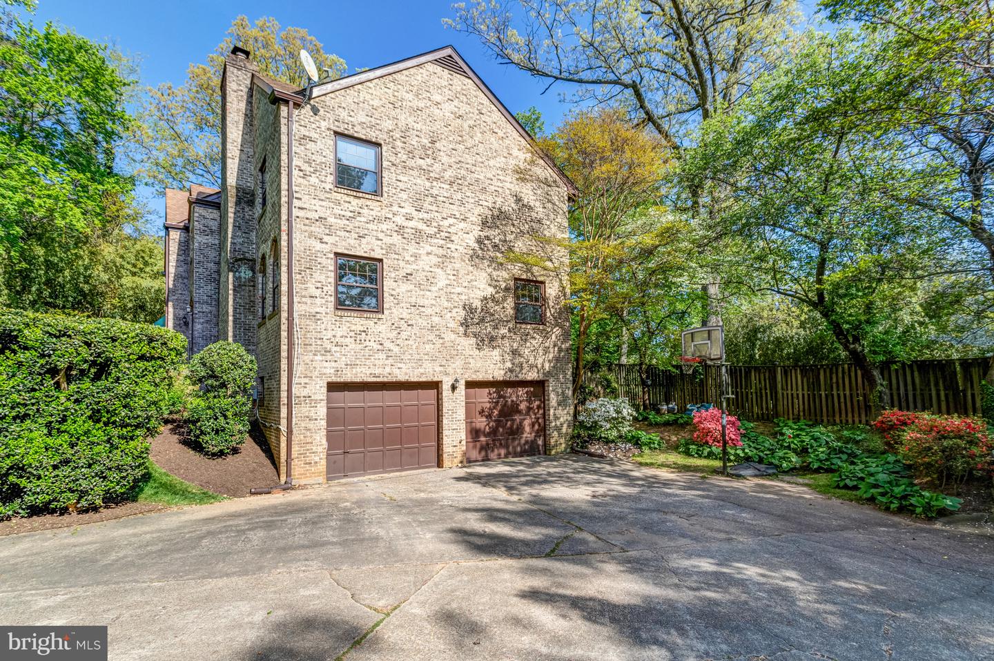 1458 Highwood Dr