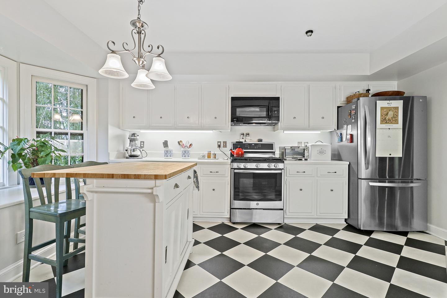1458 Highwood Dr