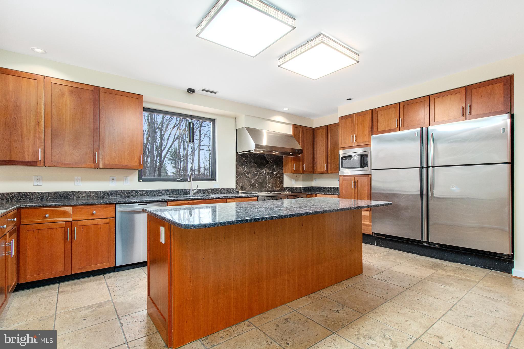 11521 FAIRFAX STATION RD