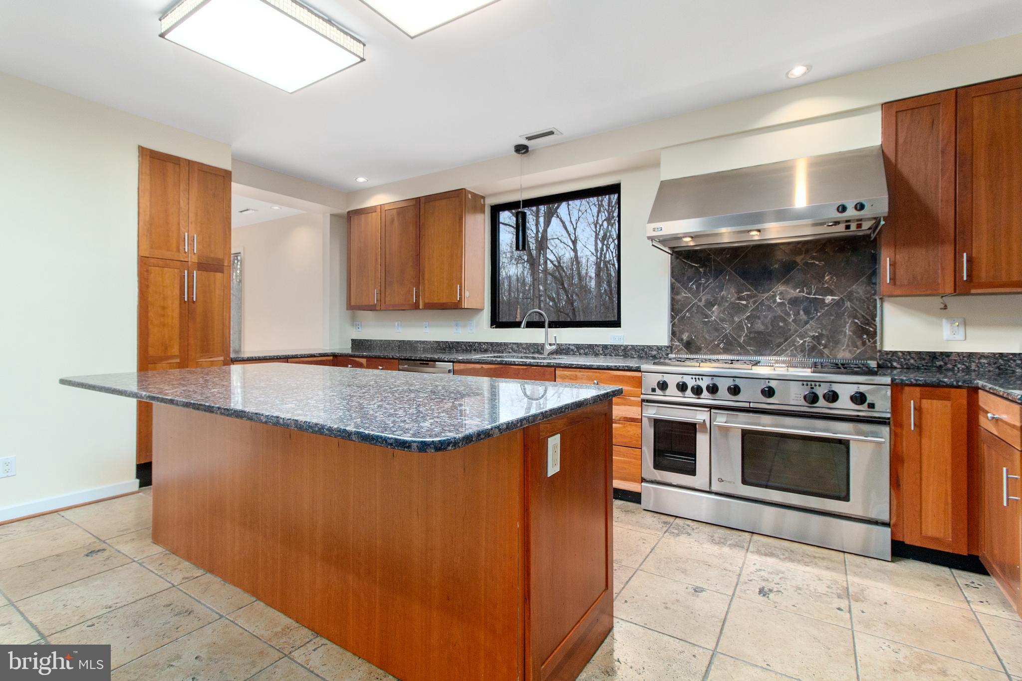 11521 FAIRFAX STATION RD