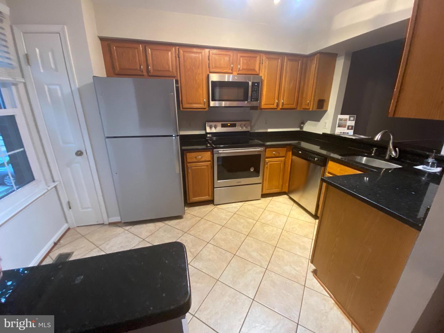 2123 HUTCHISON GROVE CT