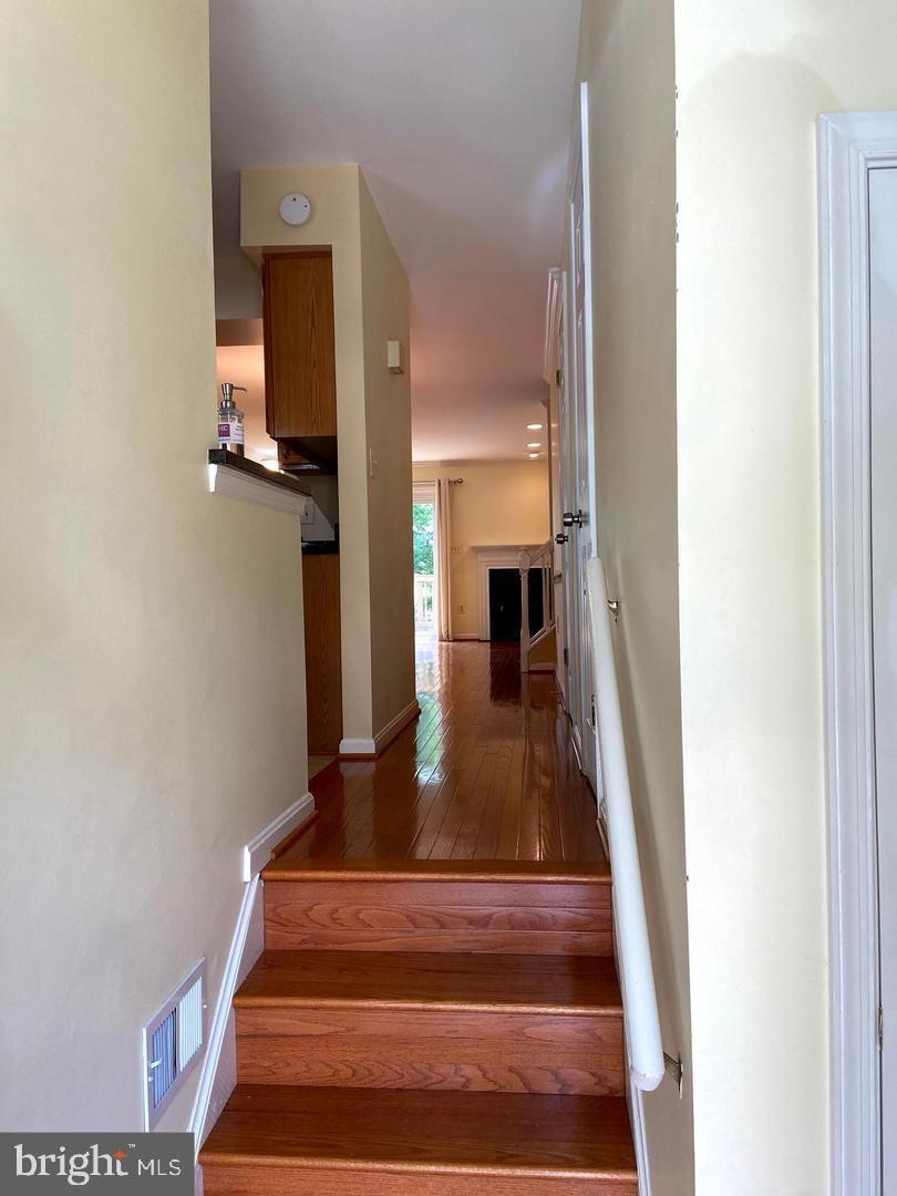 2123 HUTCHISON GROVE CT