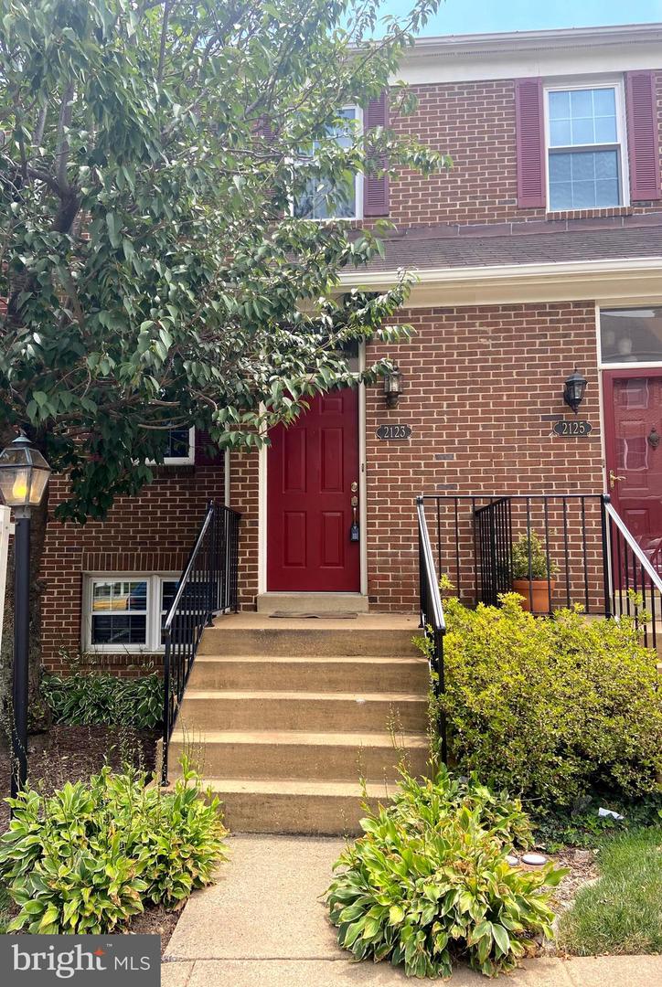 2123 HUTCHISON GROVE CT
