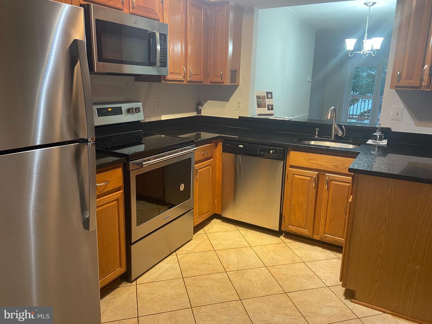 2123 HUTCHISON GROVE CT