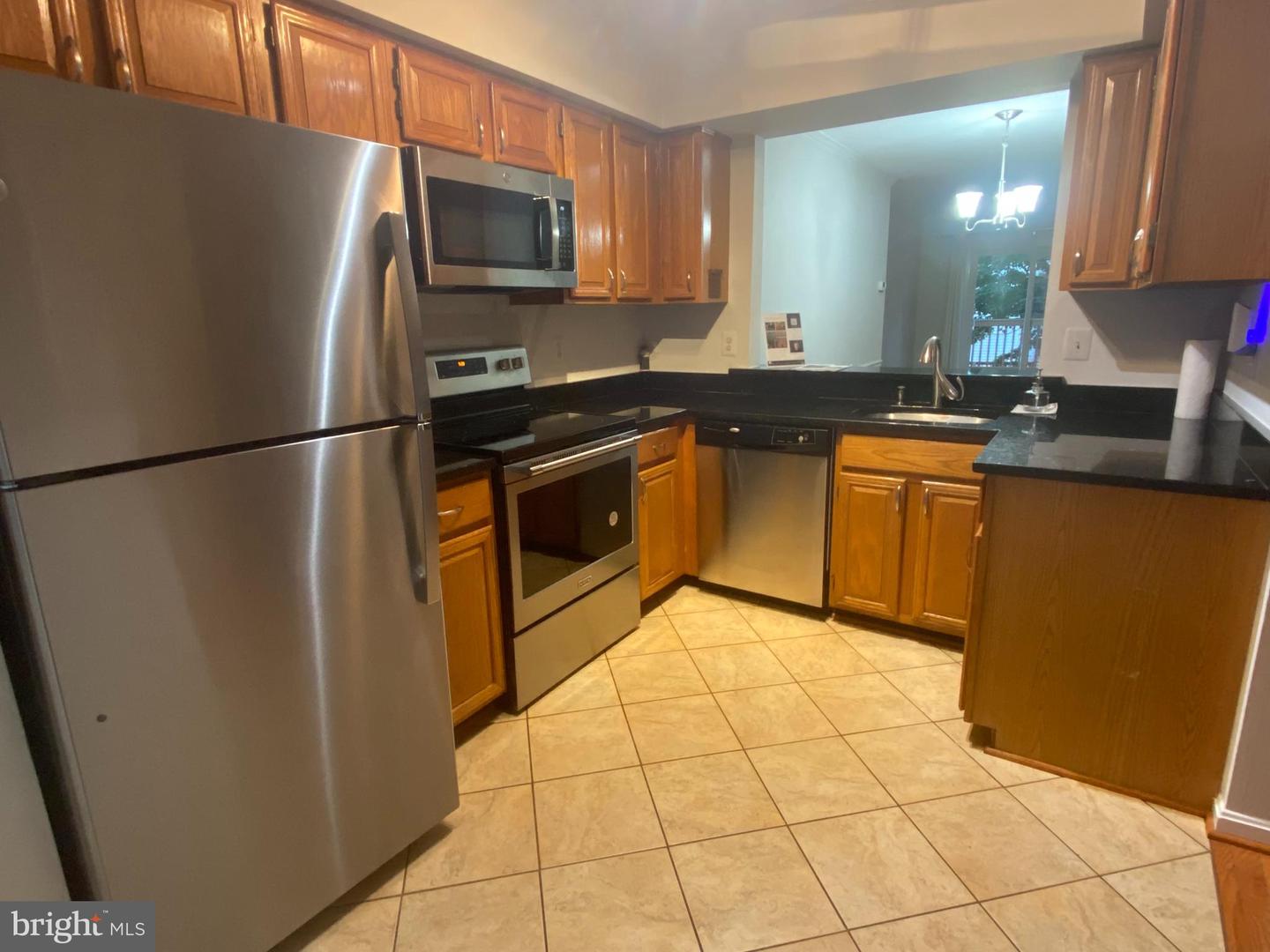 2123 HUTCHISON GROVE CT
