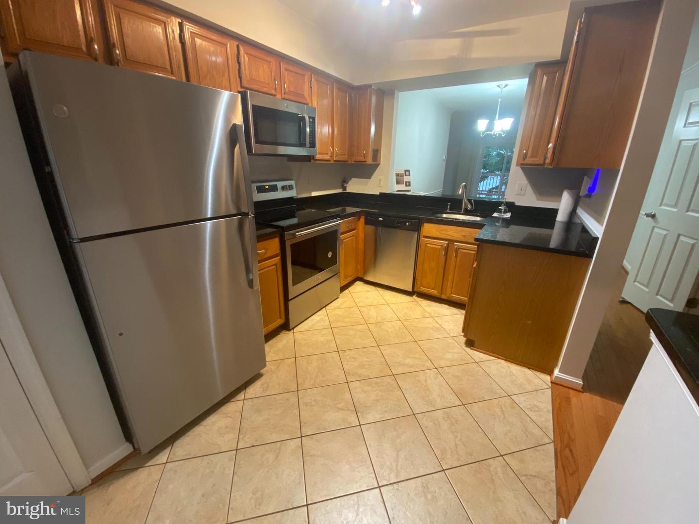 2123 HUTCHISON GROVE CT