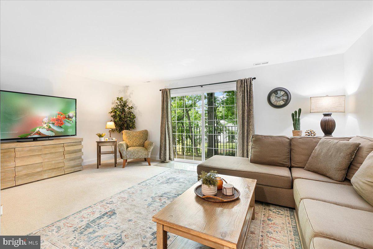 6307 Fenestra Ct #138b