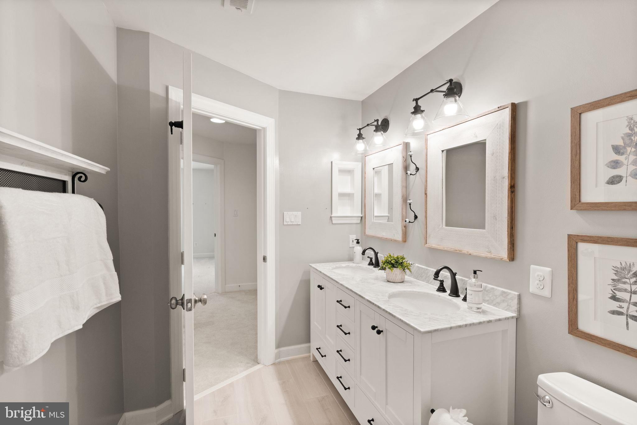 11301 Bright Pond Ln