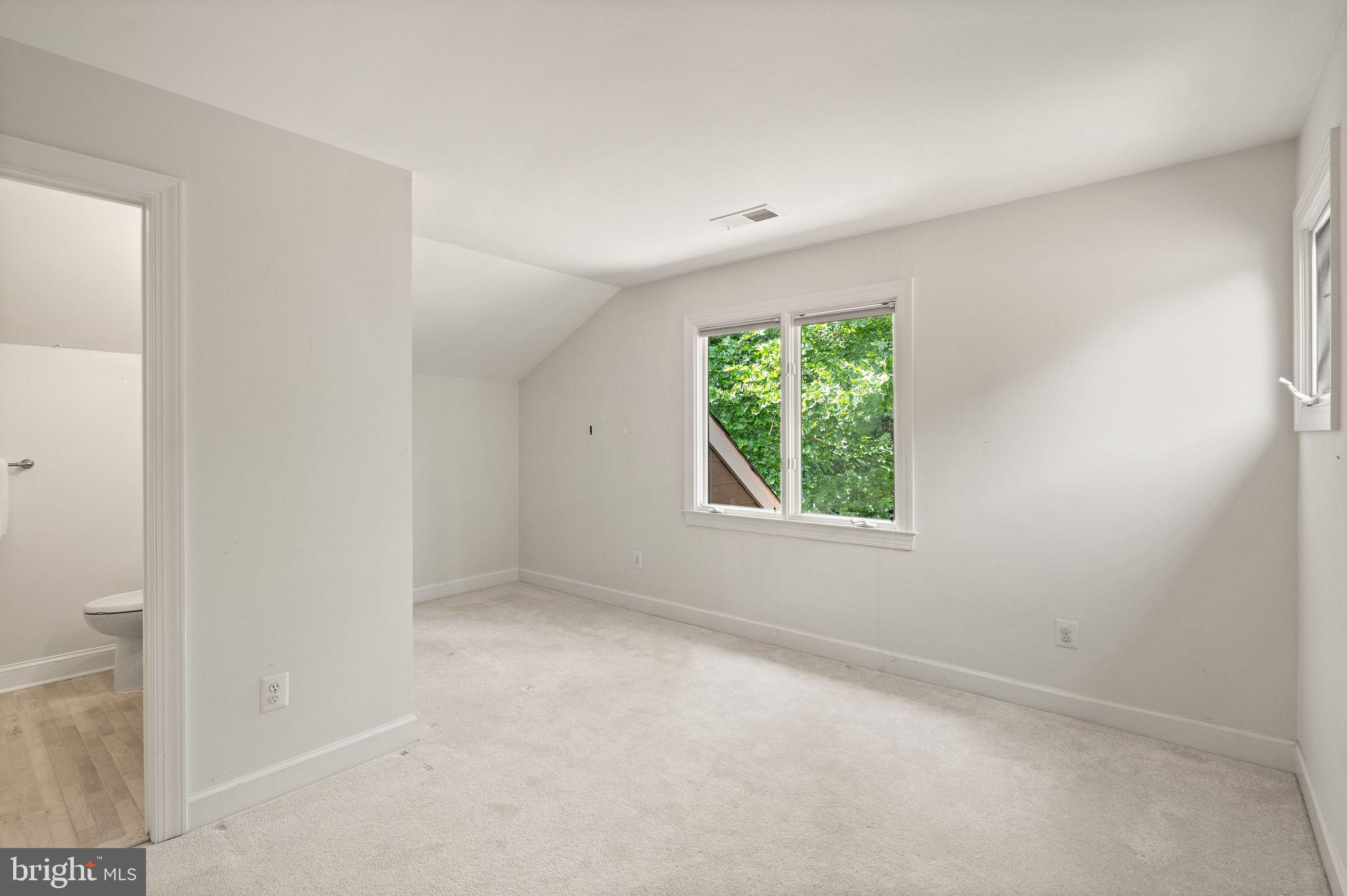 11301 Bright Pond Ln