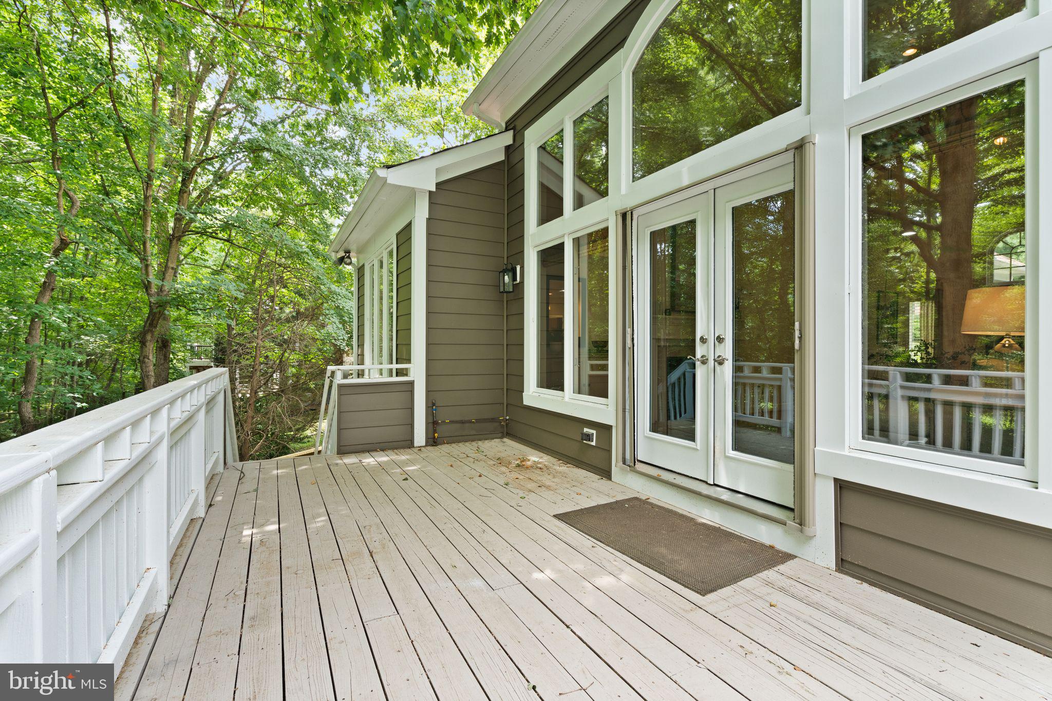 11301 Bright Pond Ln