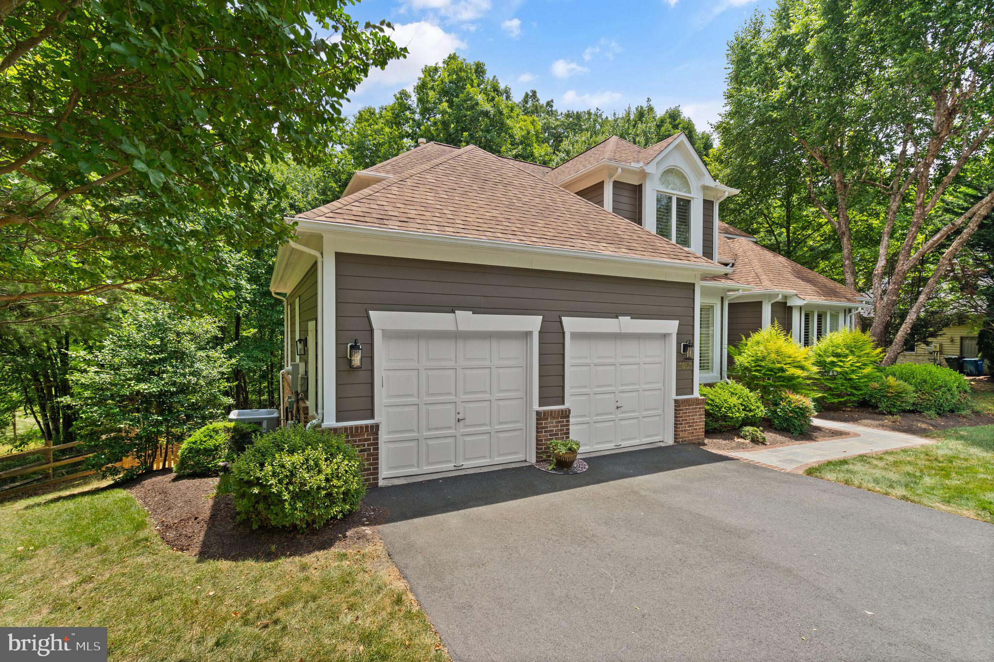 11301 Bright Pond Ln