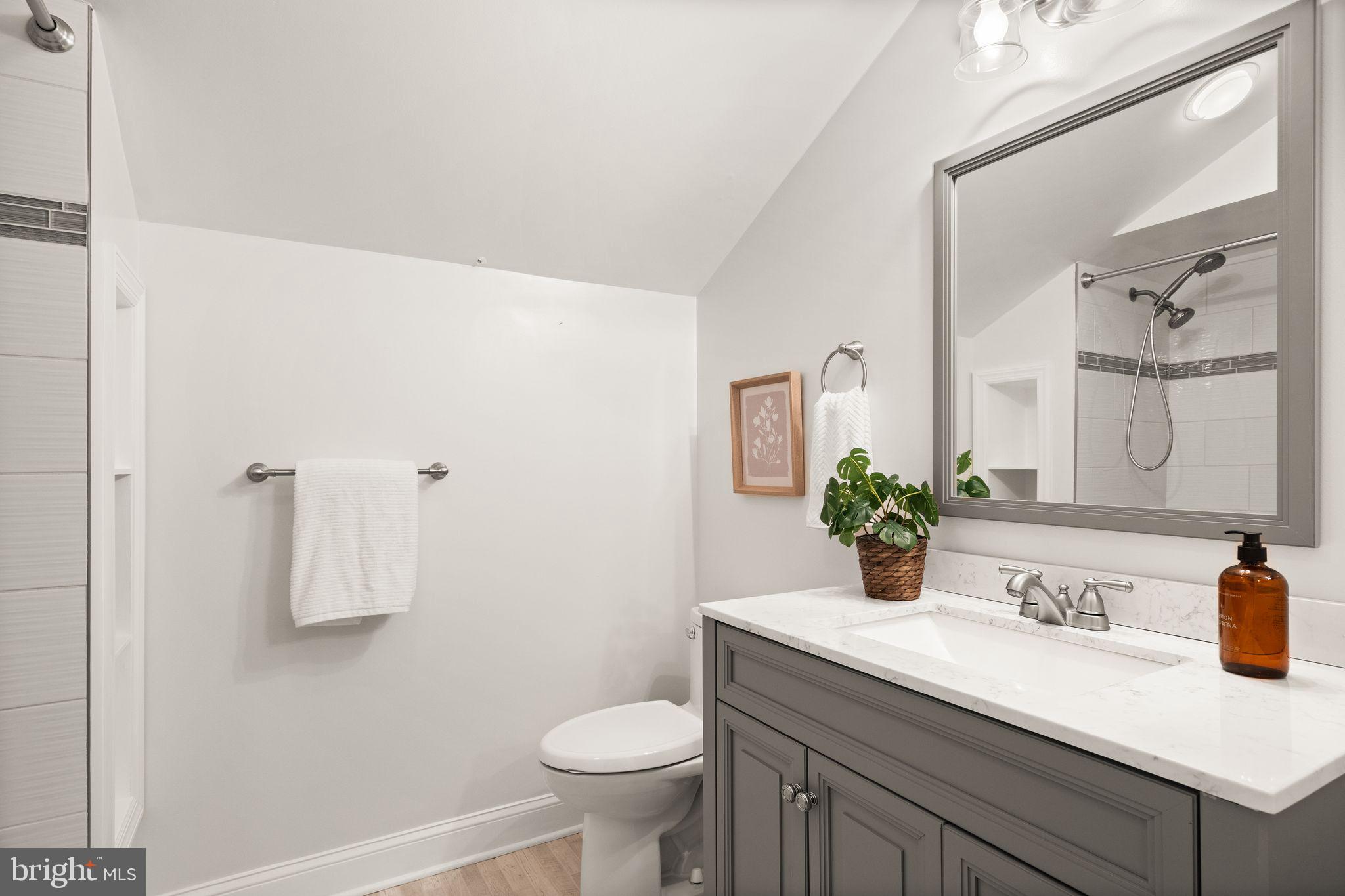 11301 Bright Pond Ln