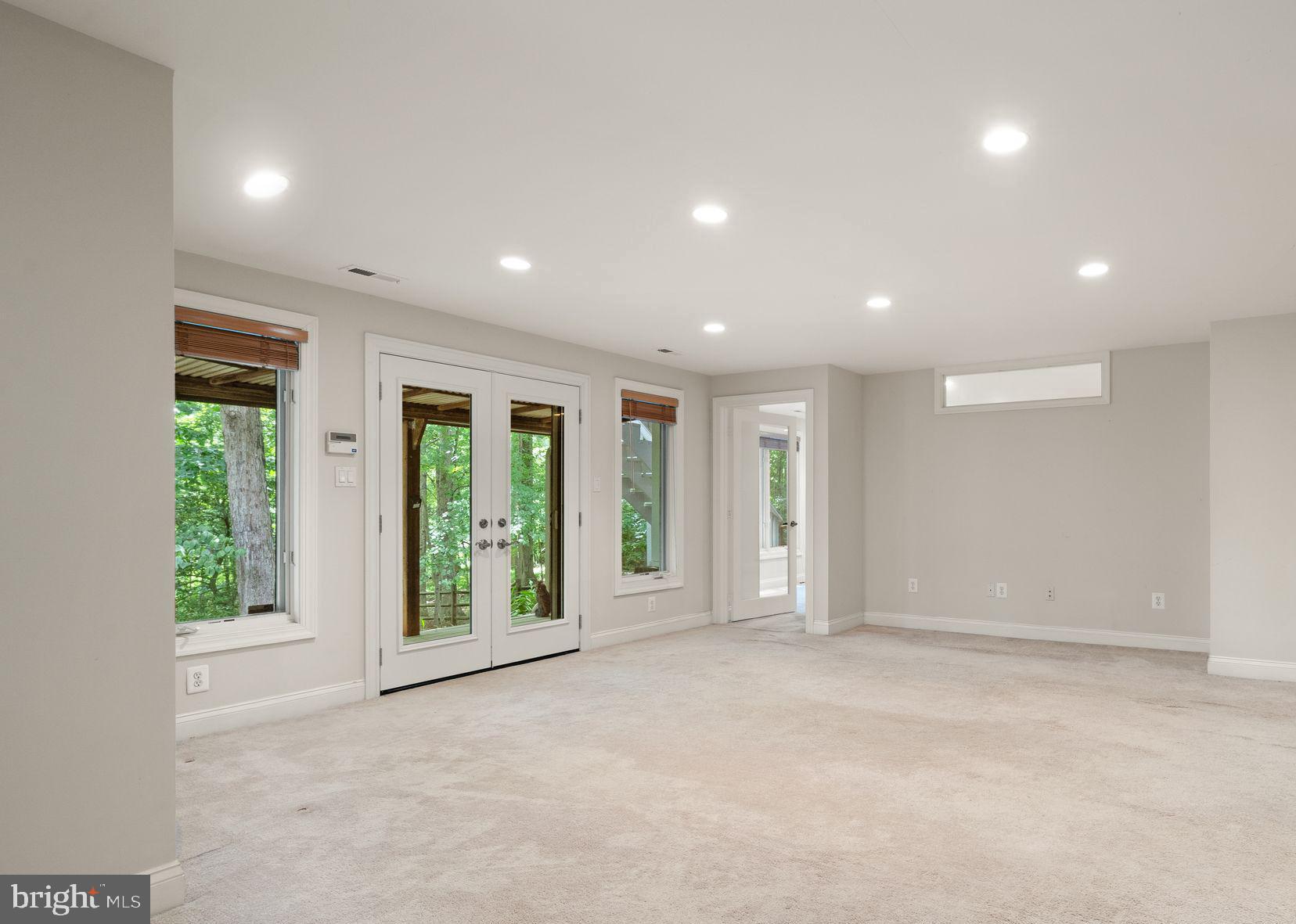 11301 Bright Pond Ln