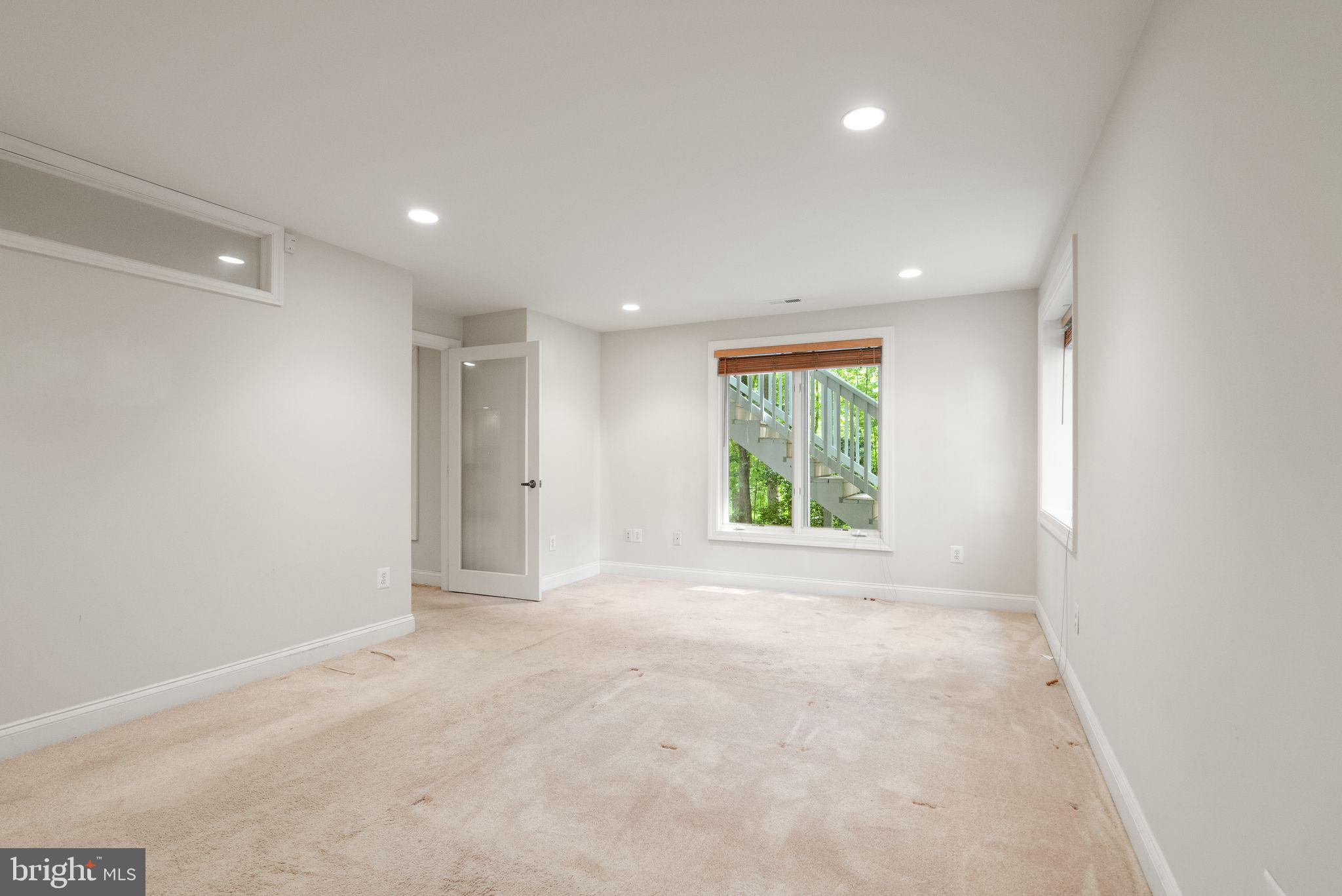 11301 Bright Pond Ln