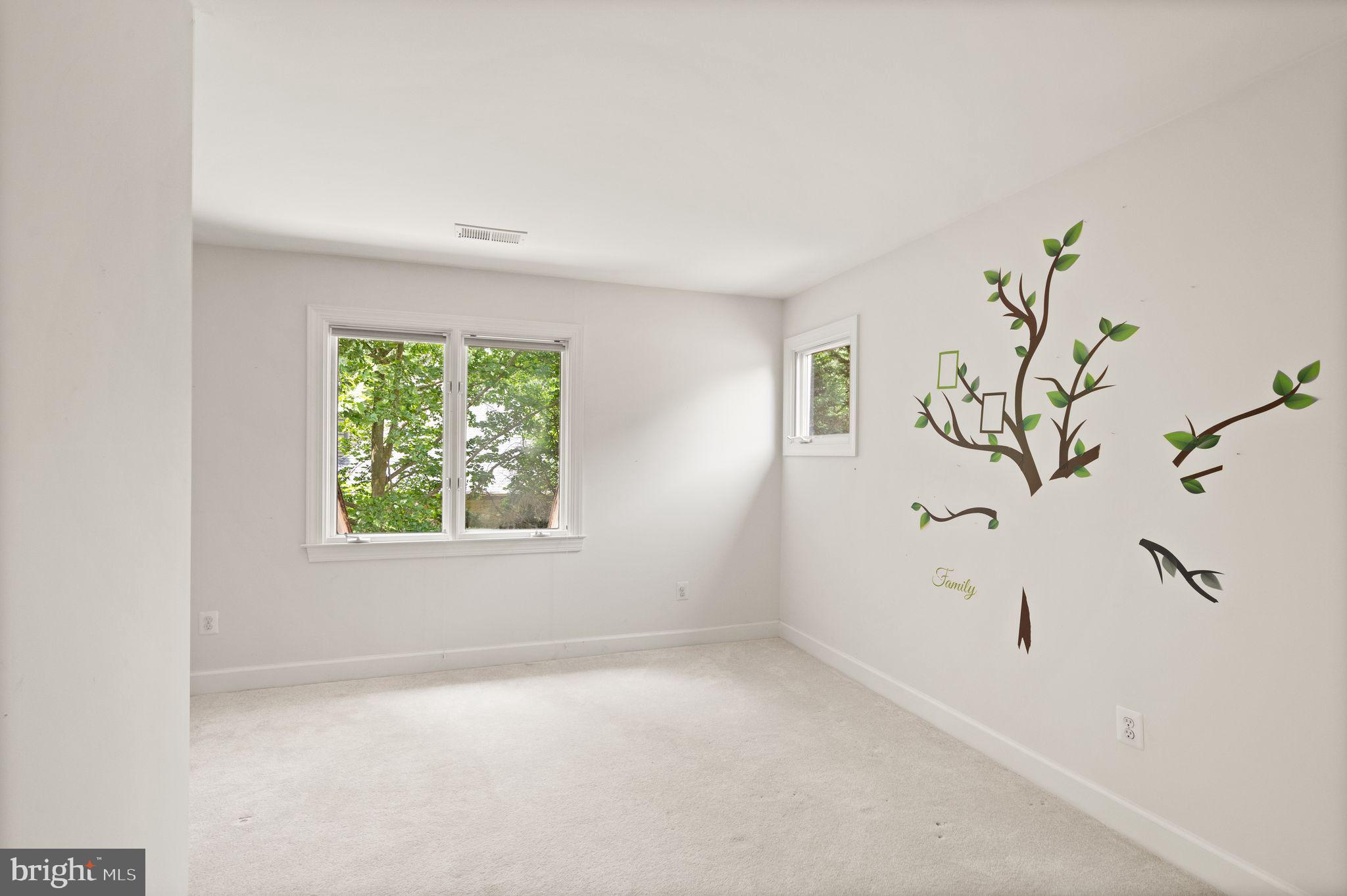 11301 Bright Pond Ln