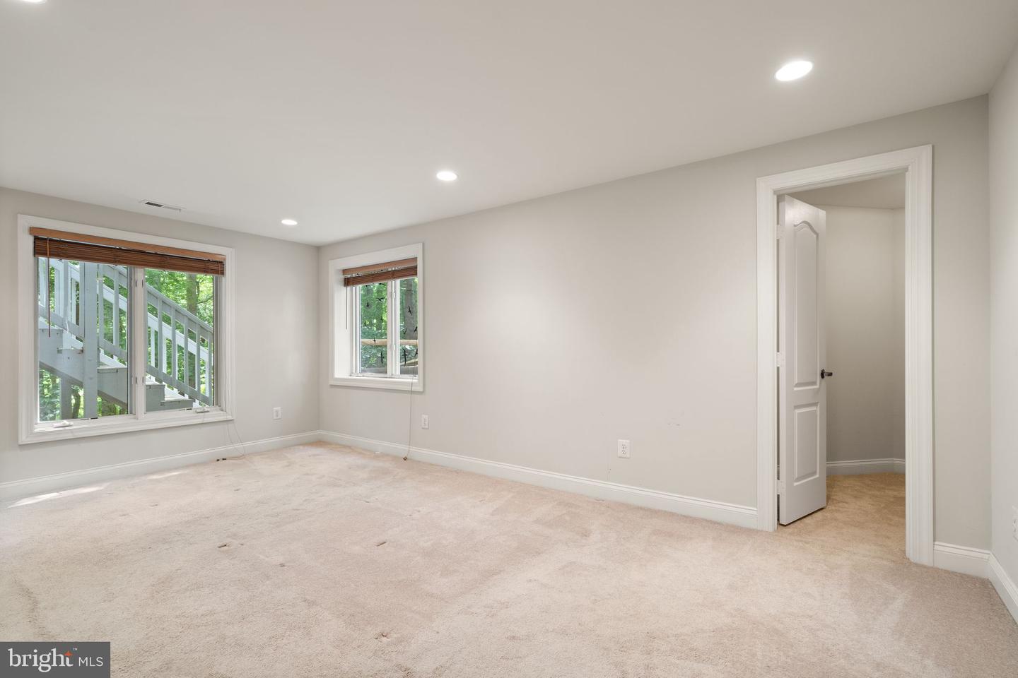 11301 Bright Pond Ln