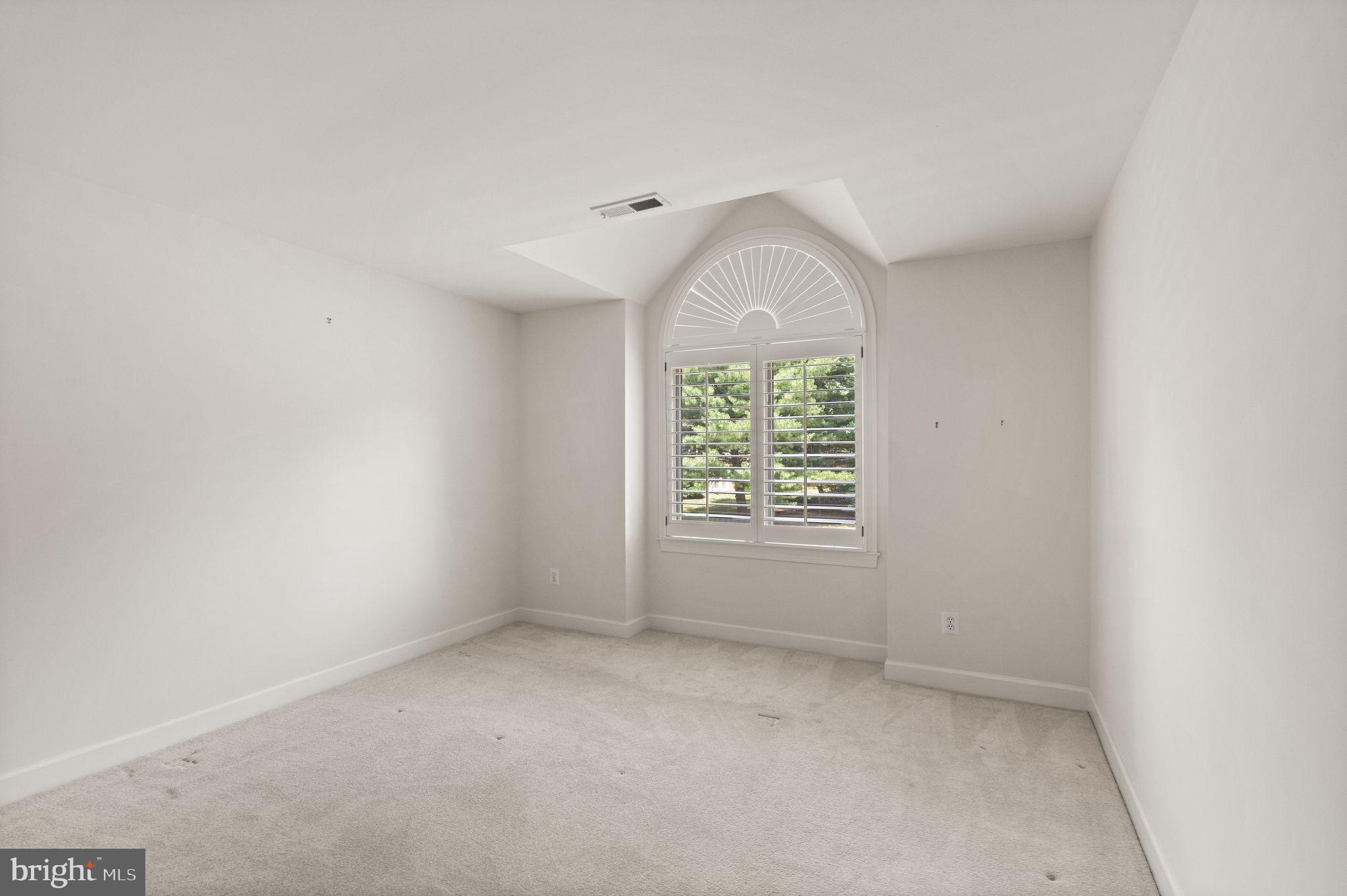 11301 Bright Pond Ln