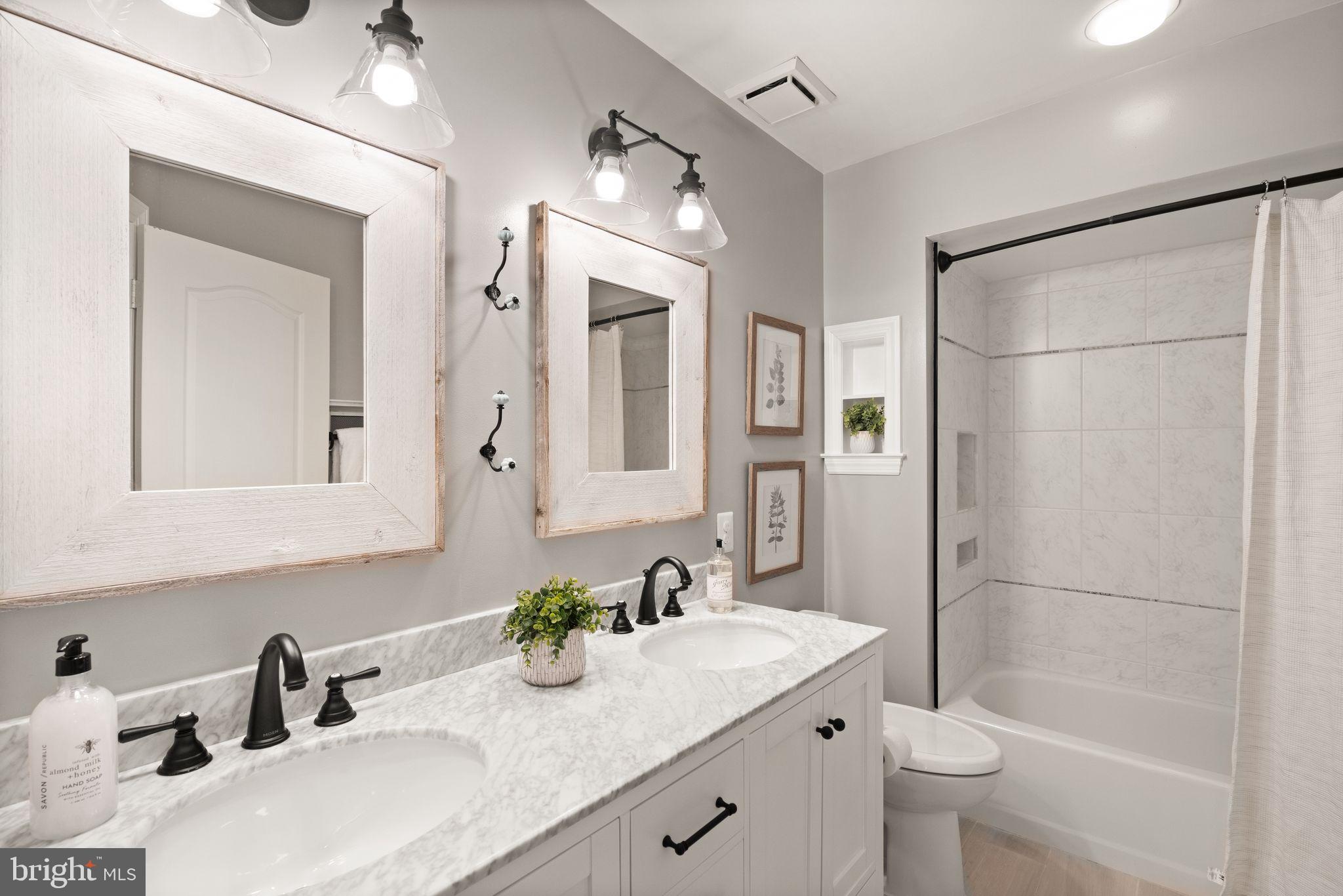 11301 Bright Pond Ln