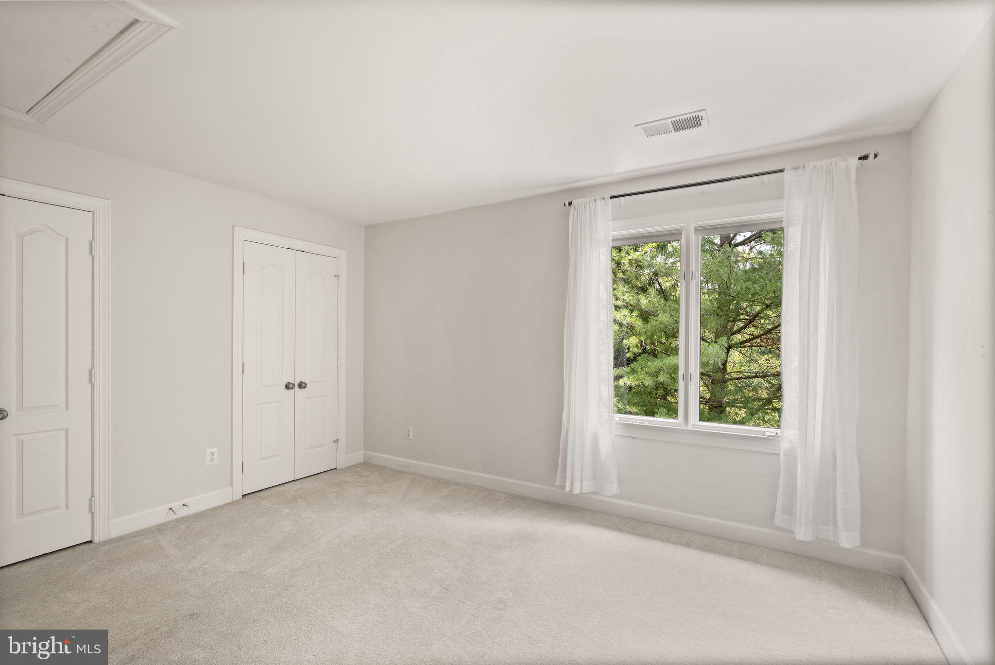 11301 Bright Pond Ln